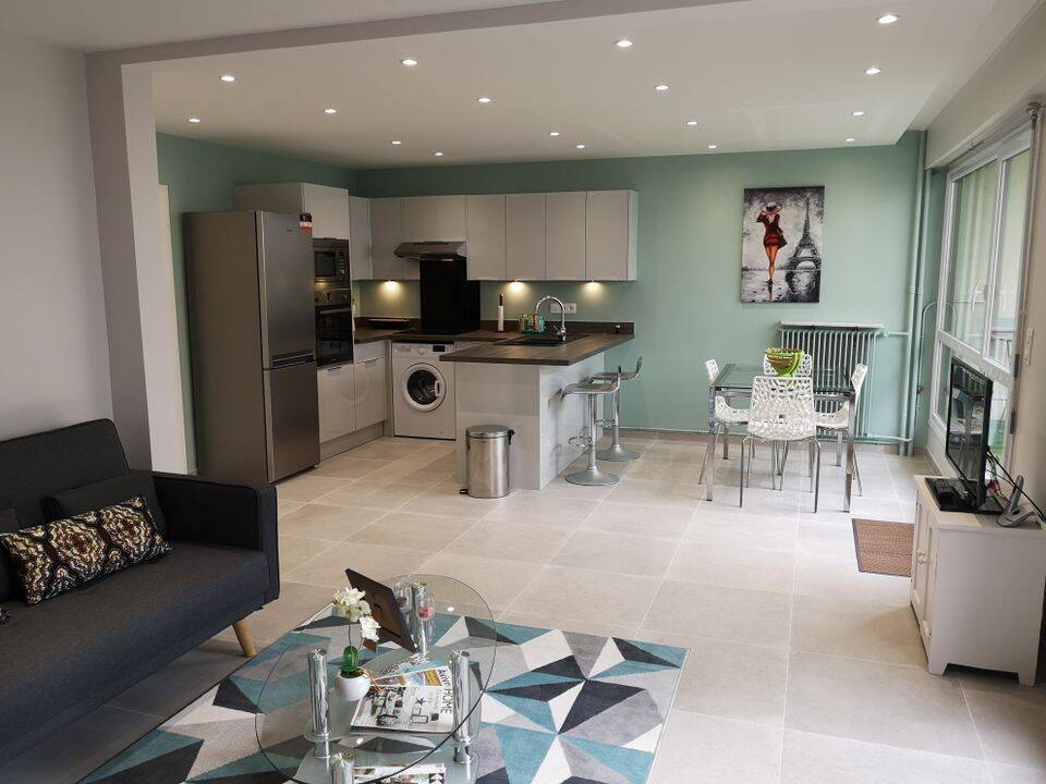 Appartement 3 pièces 70 m² · à Courbevoie · 70 m² · 2 400 €