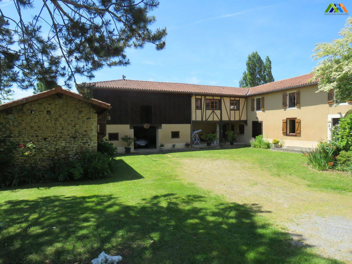 Maison 10 pièces 307 m² · à Trie-sur-Baïse · 307 m² · 420 000 €