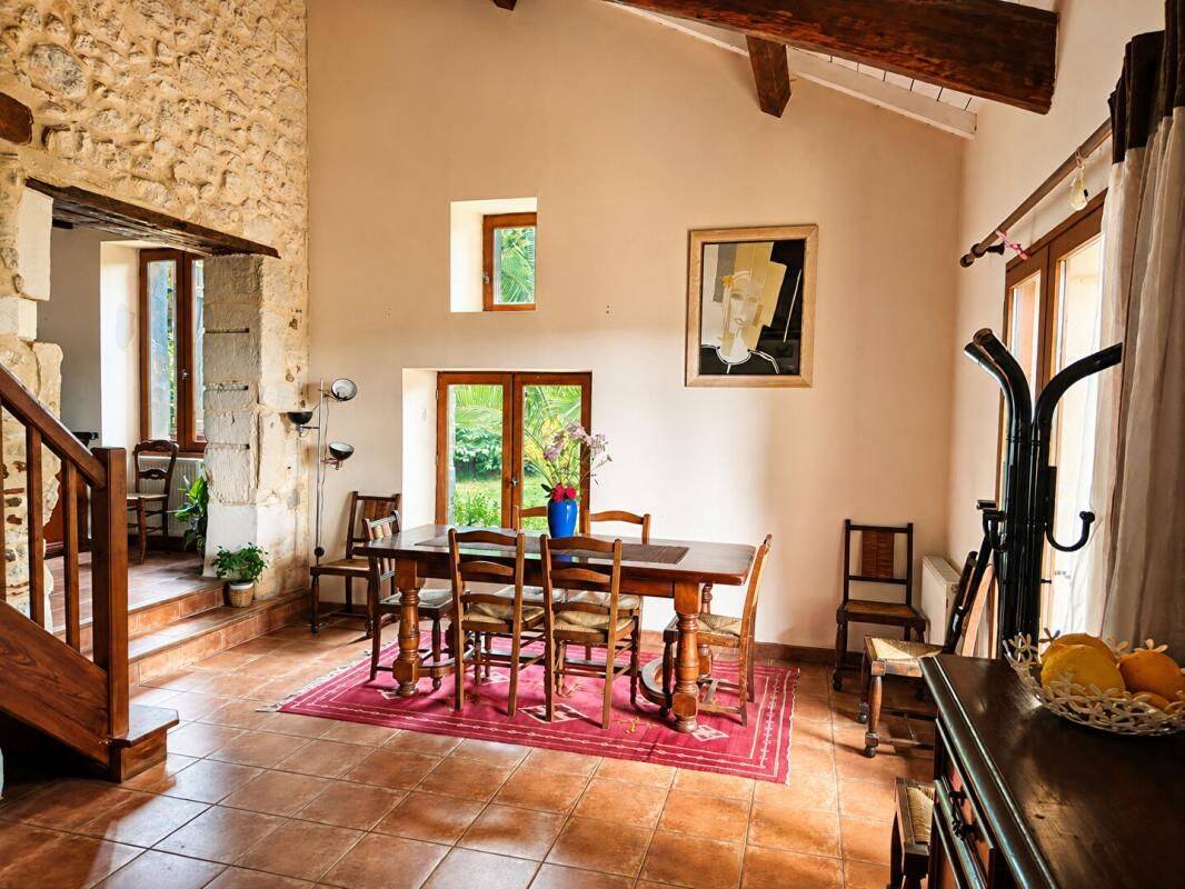 Maison 10 pièces 240 m² · à Montfort-en-Chalosse · 240 m² · 498 000 €