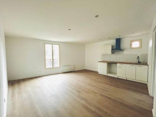 Appartement à louer 760 € 2 pièces 1 chambre 41 m² 2ème étage Limite Persan-Bernes Persan 95340