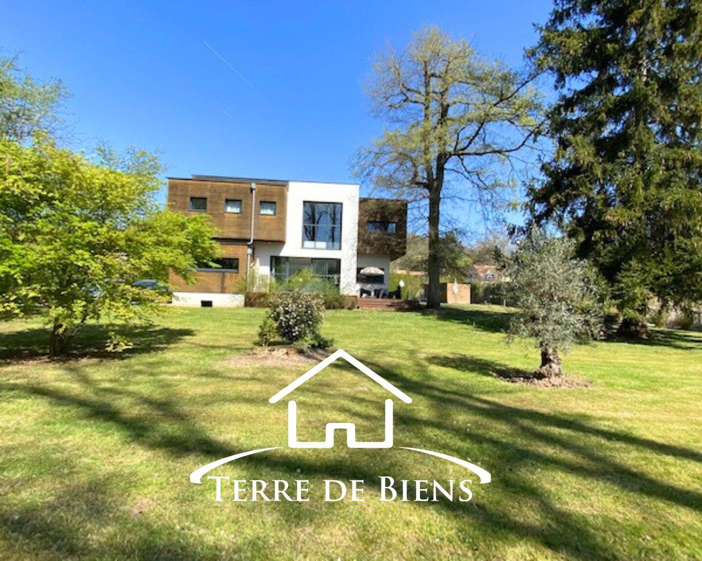 Maison 9 pièces 264 m² · à Ambleny · 264 m² · 520 000 €