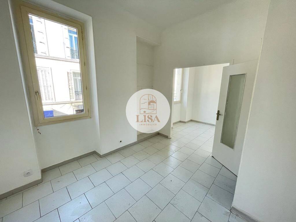 Appartement 2 pièces 24 m² · à Marseille 8ème Arrondissement · 24,3 m² · 79 000 €