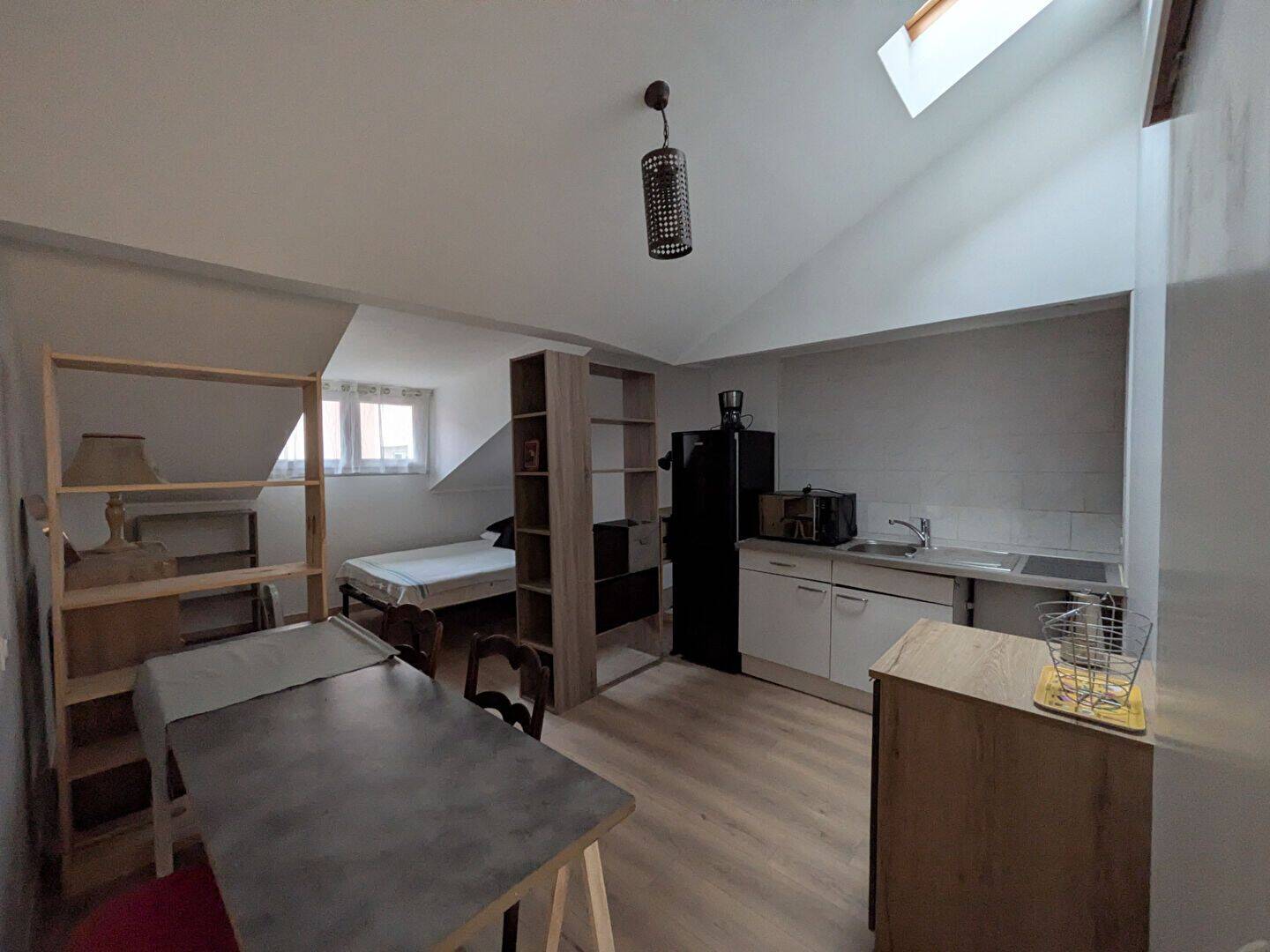 Appartement 1 pièce 19 m² · à Évian-les-Bains · 19,5 m² · 650 €/mois