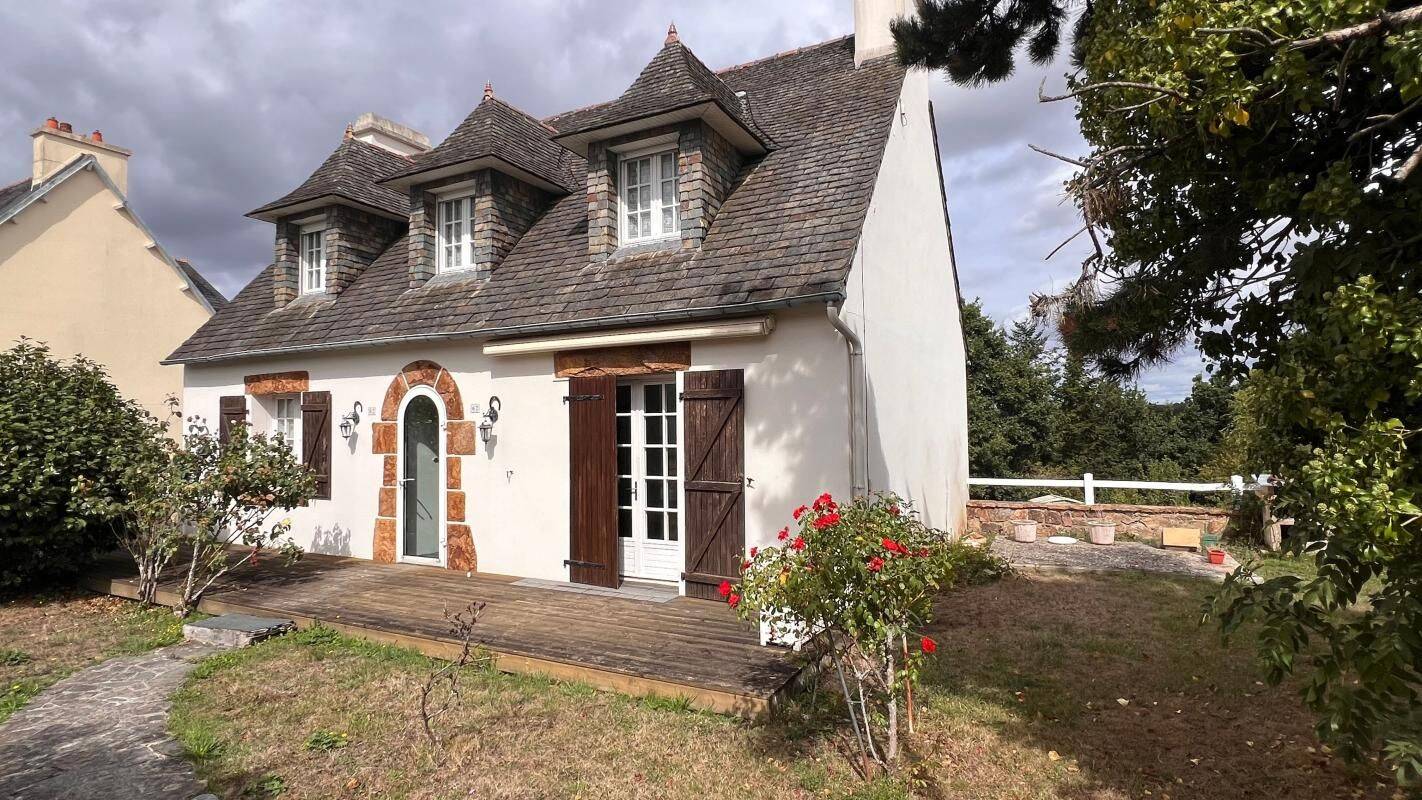 Maison 5 pièces 102 m² · à Carhaix-Plouguer · 101,6 m² · 155 150 €