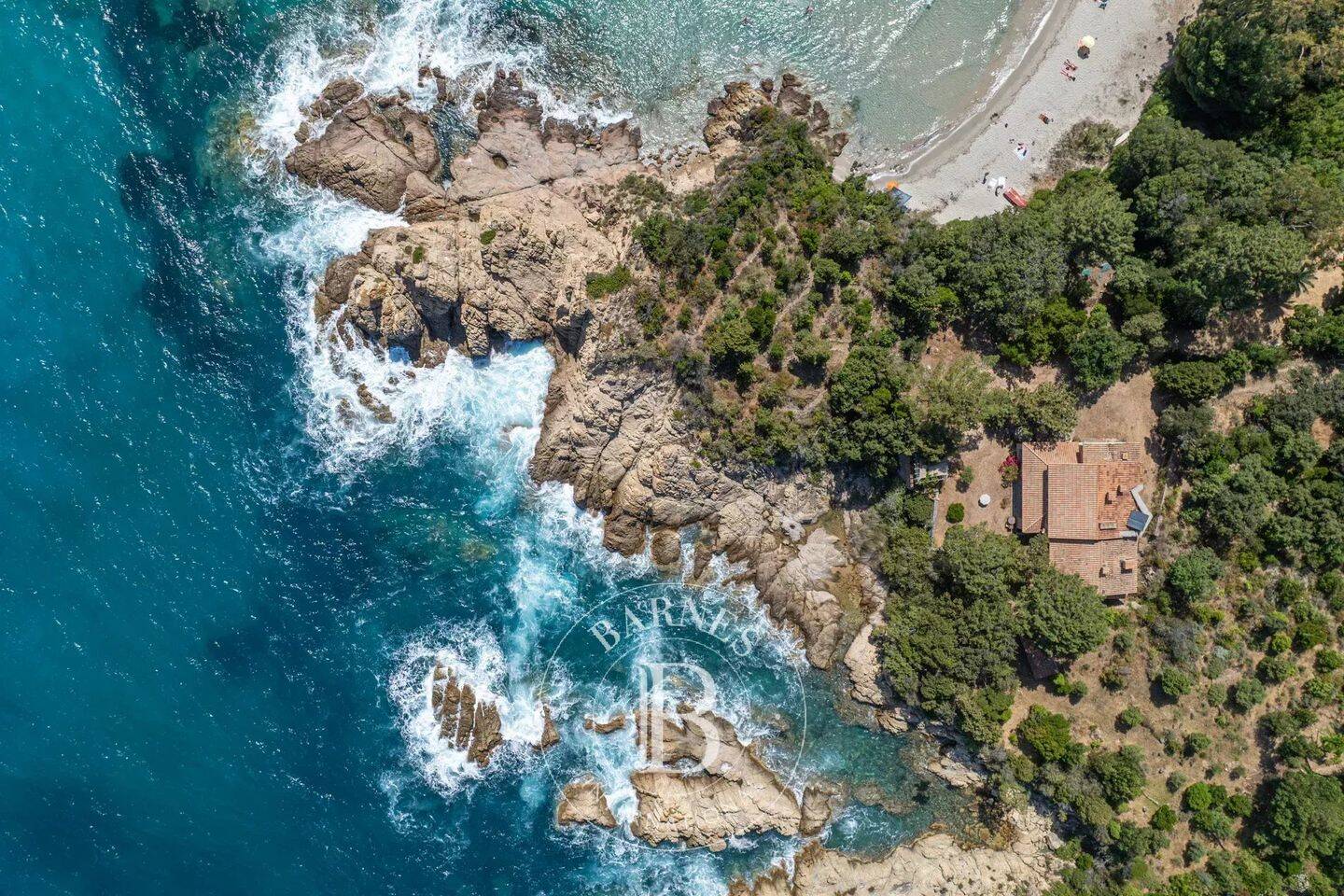 Maison 8 pièces 275 m² · à Sari-Solenzara · 275 m² · 2 500 000 €