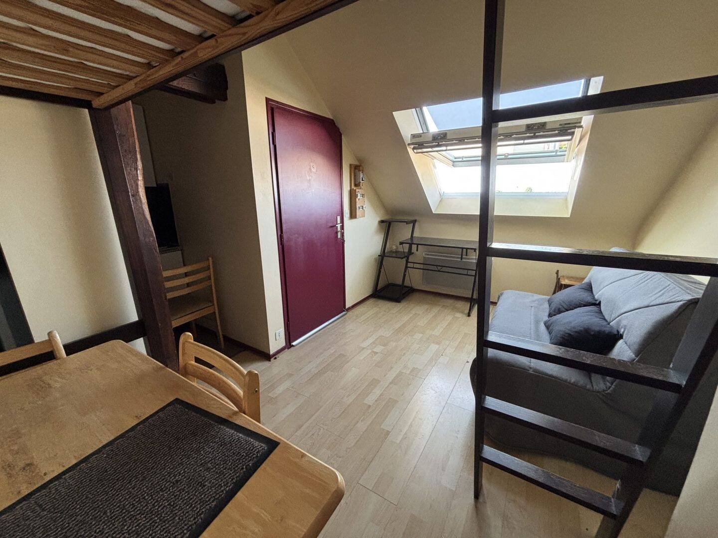Appartement 1 pièce 12 m² · à Vannes · 12,3 m² · 370 €