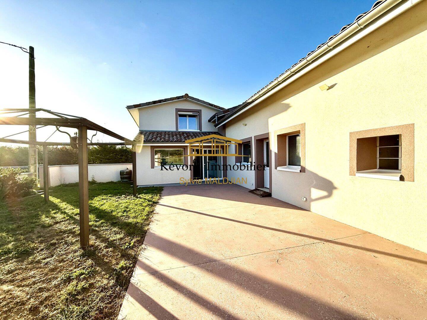 Maison 9 pièces 200 m² · à Chabeuil · 200 m² · 549 900 €