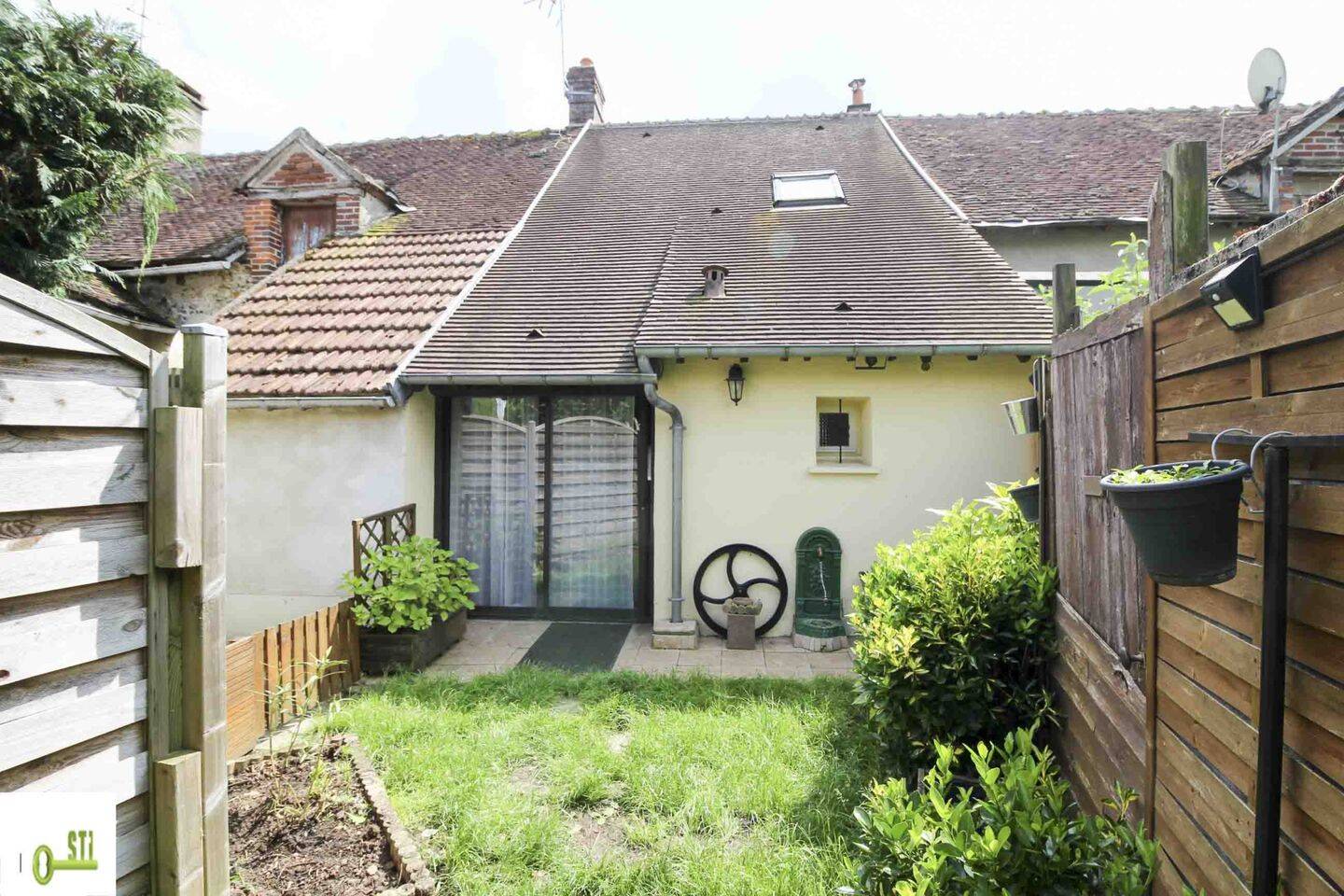 Maison 3 pièces 51 m² · à Rogny-les-Sept-Écluses · 51,4 m² · 65 000 €