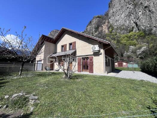 Maison à vendre 356 000 € 6 pièces 5 chambres 132 m² 905 m² de terrain Pontamafrey-Montpascal 73300