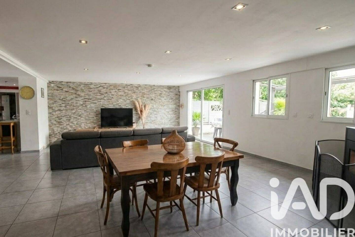 Maison 5 pièces 180 m² · à Coullemelle · 180 m² · 245 000 €