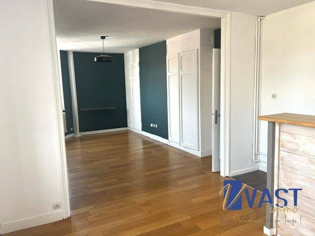 3 pièces 70 m² · à La Madeleine · 70 m² · 999 €