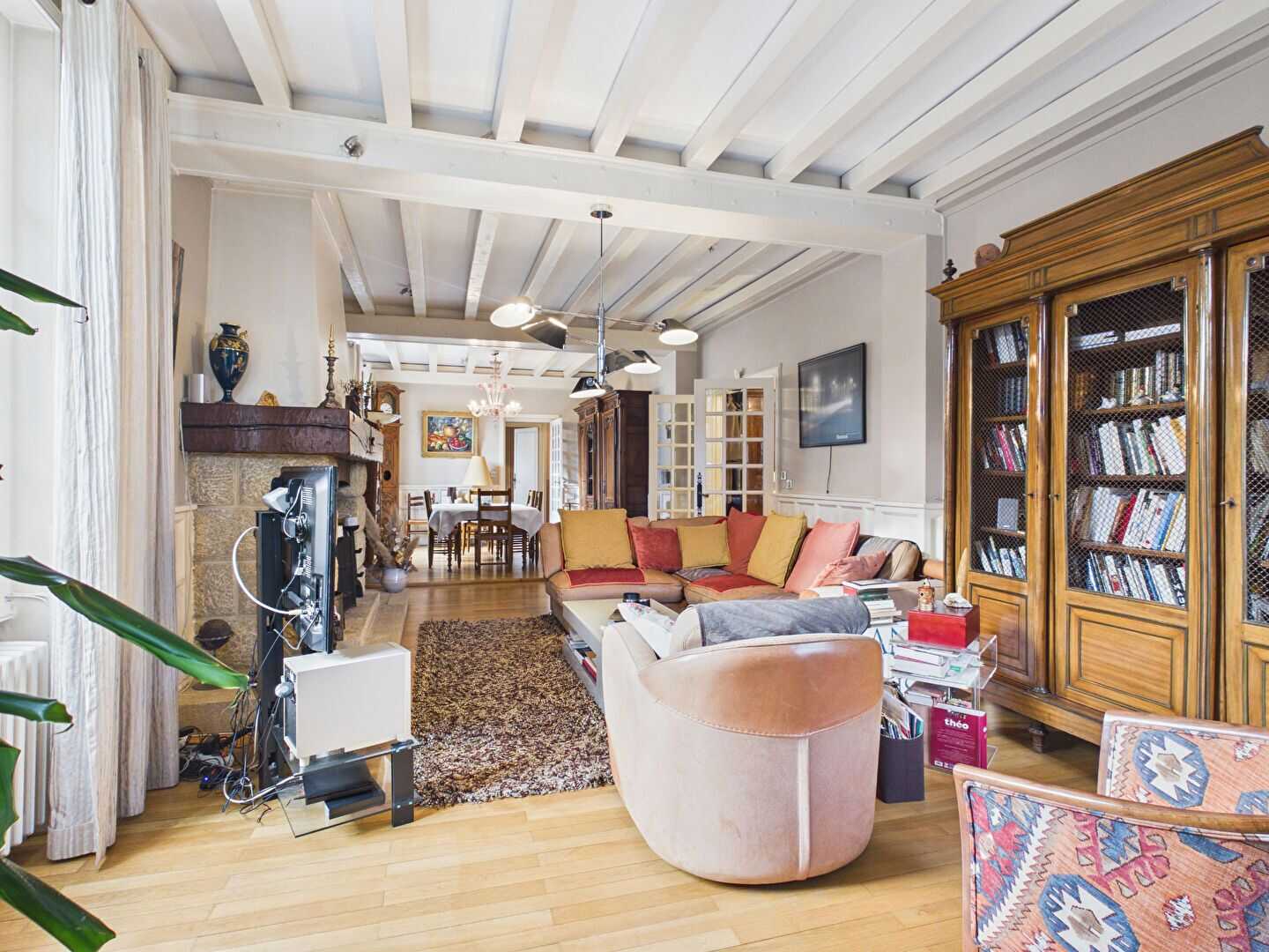 Maison 10 pièces 285 m² · à Lyon 8ème Arrondissement · 285 m² · 690 000 €