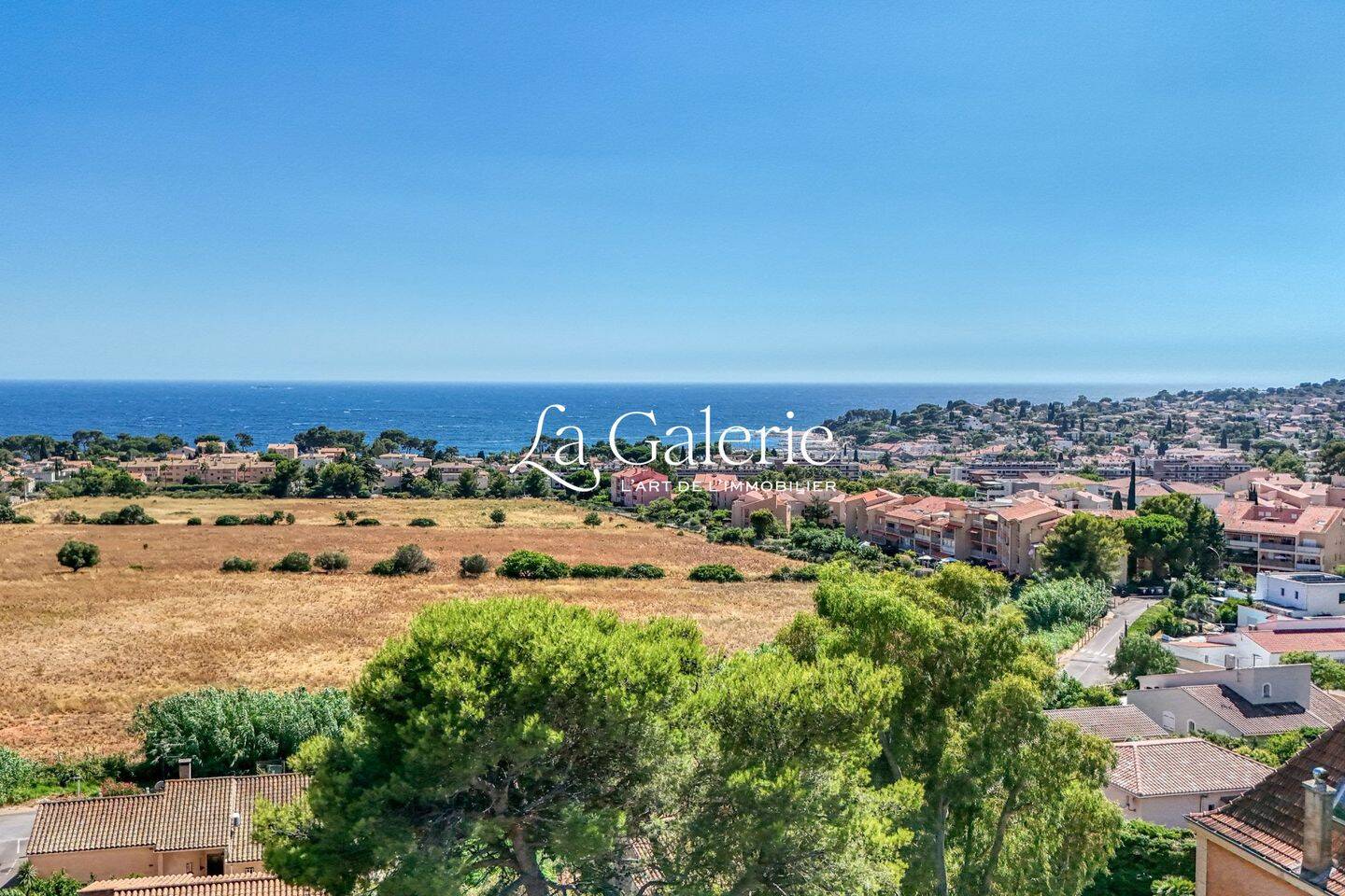 Maison 5 pièces 180 m² · à Carqueiranne · 180 m² · 1 090 000 €