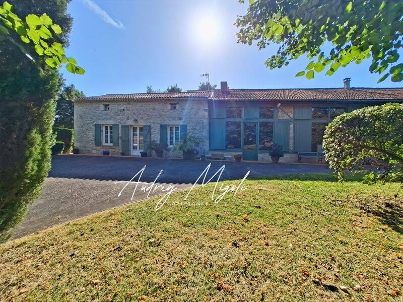 Maison 8 pièces 219 m² · à Moirax · 219 m² · 500 000 €