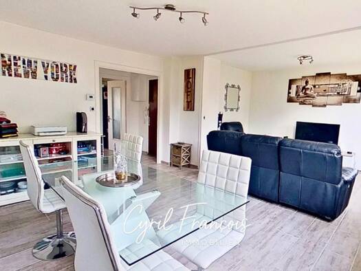 Appartement à vendre 168 000 € 3 pièces 2 chambres 62,3 m² Étage 1/3 Sathonay-Camp 69580