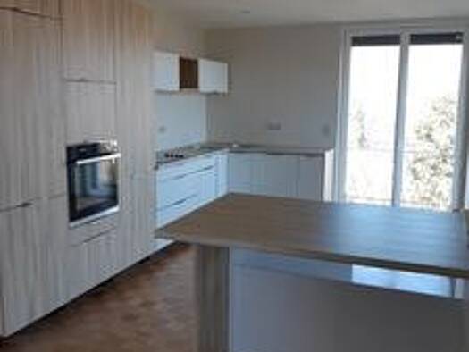 Appartement à louer 875 € 3 pièces 2 chambres 87,1 m² Étage 1/1 Royat 63130