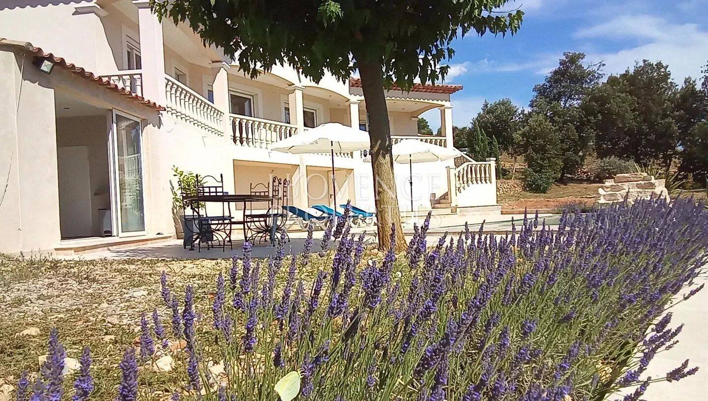 Maison 6 pièces 136 m² · à Barjols · 136 m² · 520 000 €