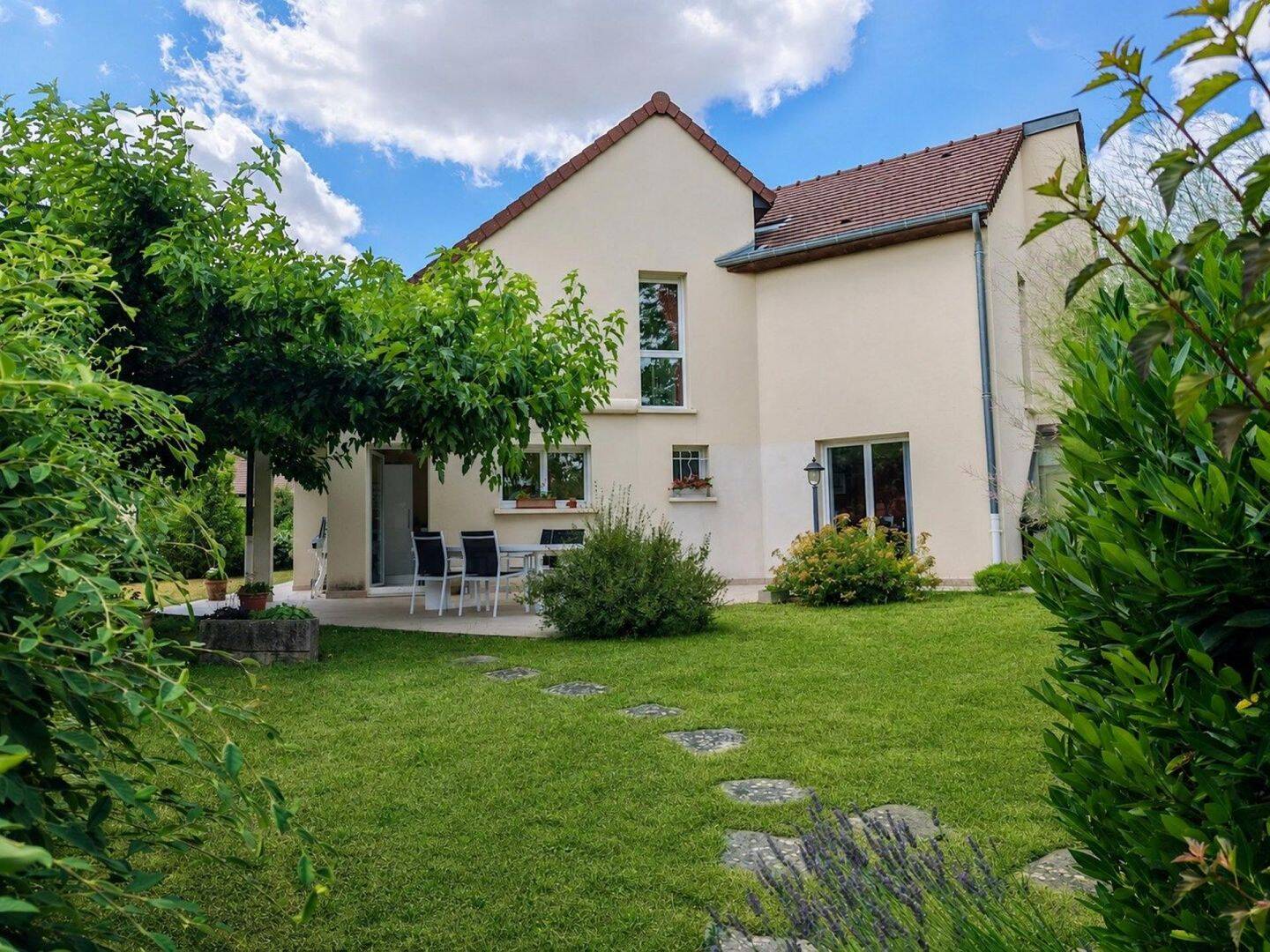 Maison 6 pièces 175 m² · à Ahuy · 175 m² · 530 000 €