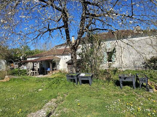 Maison à vendre 175 000 € 8 pièces 5 chambres 240 m² 3 300 m² de terrain Monclar 47380