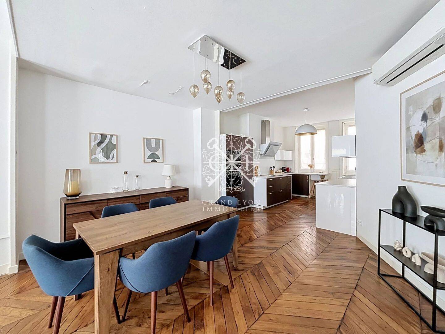 Appartement 5 pièces 160 m² · à Lyon 2ème Arrondissement · 160 m² · 3 200 €