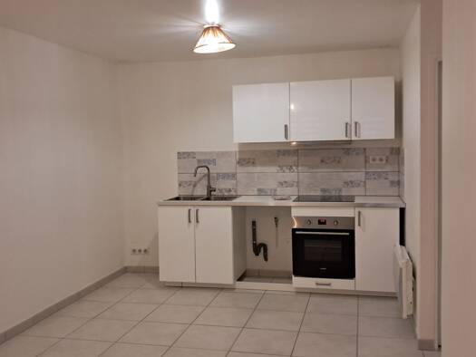Appartement à louer 600 € 2 pièces 1 chambre 39 m² RDC Chevrières 60710