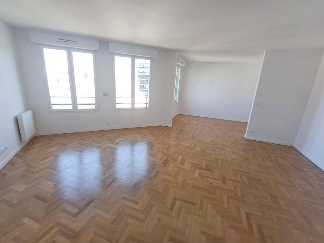 Appartement 4 pièces 99 m² · à Versailles · 99 m² · 2 352 €
