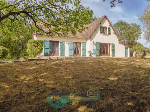 Maison à vendre 169 000 € 7 pièces 4 chambres 163,5 m² 4 261 m² de terrain Saints-en-Puisaye 89520