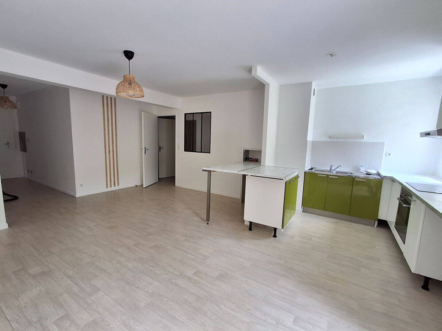 Appartement 4 pièces 77 m² · à Vezin-le-Coquet · 77 m² · 990 €