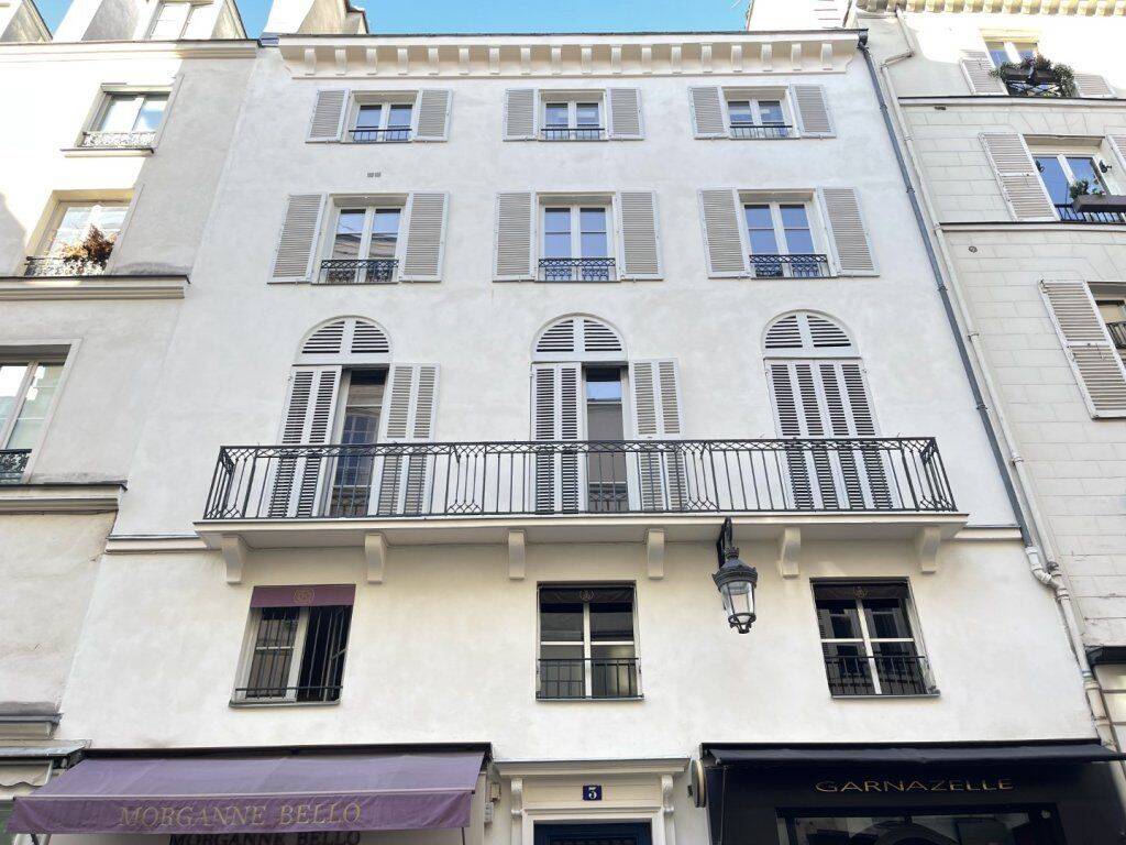Appartement 3 pièces 64 m² · à Paris 1er Arrondissement · 64 m² · 2 437 €/mois