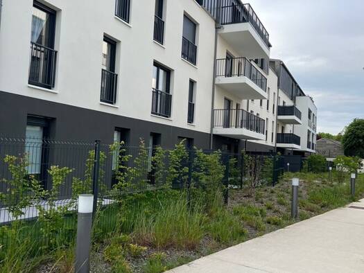 Appartement à louer 803 € 2 pièces 1 chambre 46,6 m² RDC Acacias Compiègne 60200