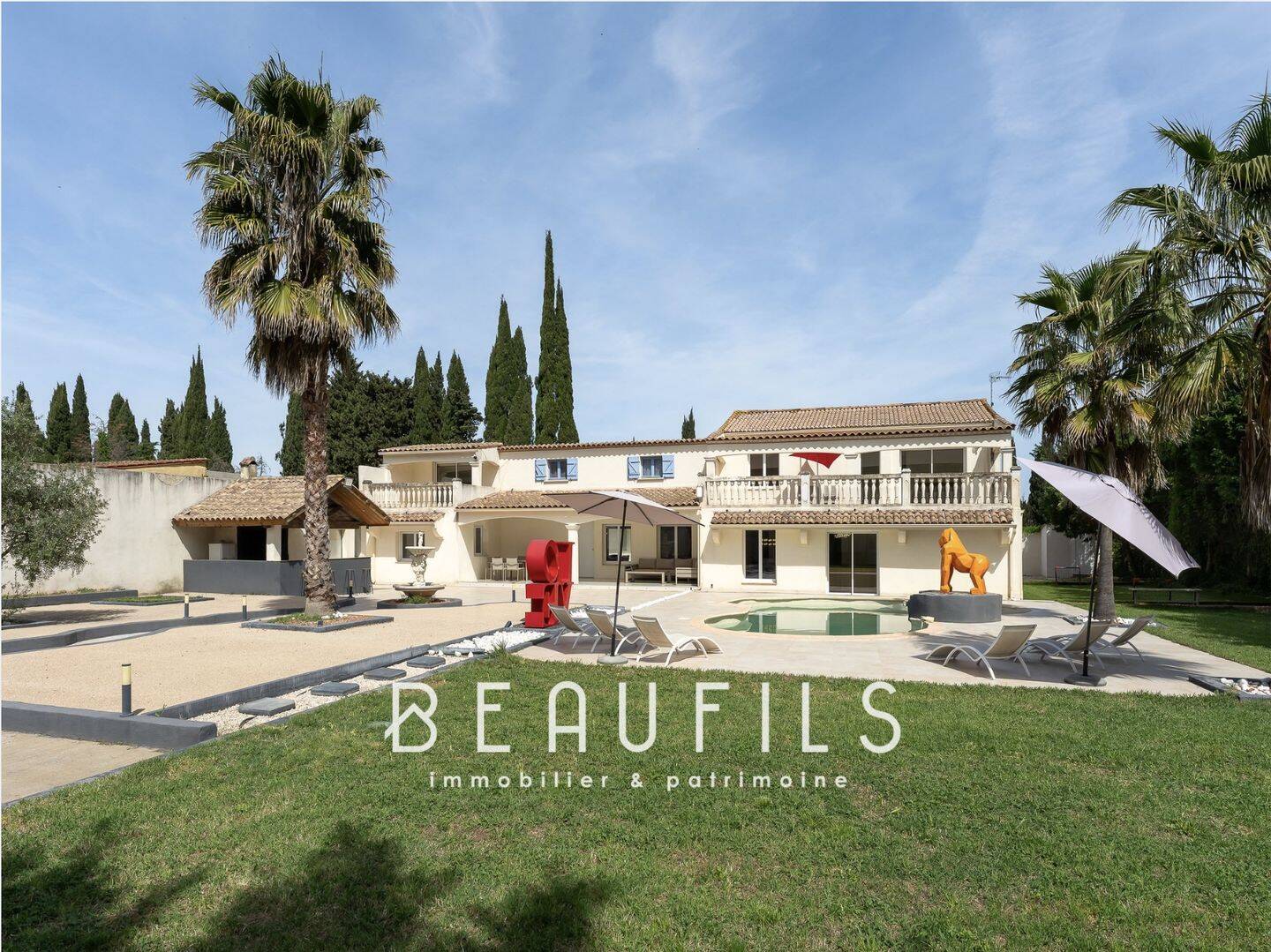 Maison 12 pièces 402 m² · à Nîmes · 402 m² · 899 000 €