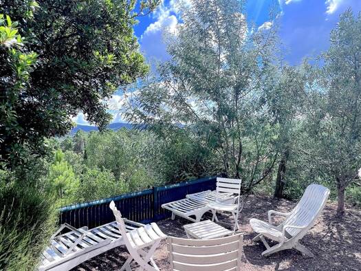 Maison de plain-pied à vendre 500 000 € 4 pièces 3 chambres 87,1 m² 751 m² de terrain Montauroux 83440