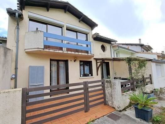 Maison à vendre 149 900 € 5 pièces 3 chambres 154 m² 153 m² de terrain Saint-Seurin-sur-l'Isle 33660