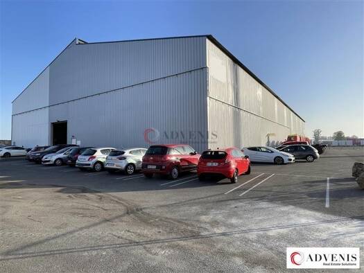 Local d'activités à louer 6 950 € 1 200 m² d'espace de stockage Bassens 33530