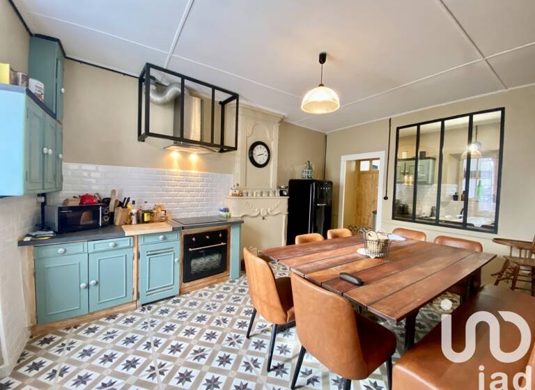 Maison de ville à vendre 318 000 € 5 pièces 3<br/>chambres 172 m²<br/>superficie 441 m²<br/>terrain Arvert 17530
