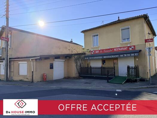 Immeuble à vendre 466 000 € 302 m² Centre Pierre-Bénite 69310