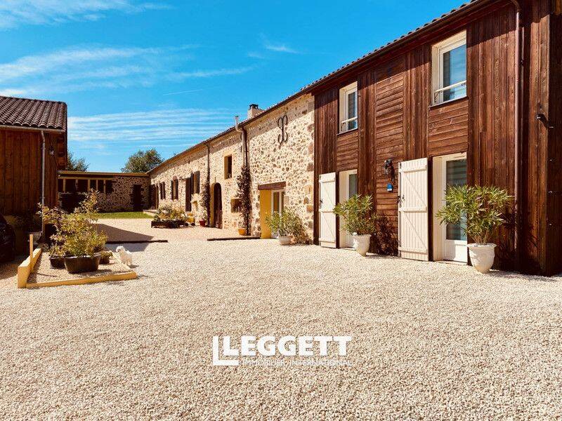 Maison 10 pièces 393 m² · à Capdrot · 393 m² · 575 000 €