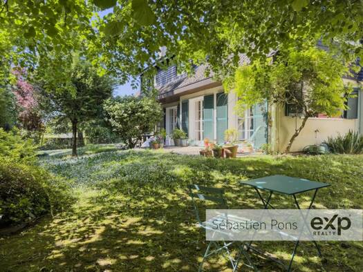 Maison à vendre 725 000 € 8 pièces 6 chambres 230 m² 888 m² de terrain Chavenay 78450