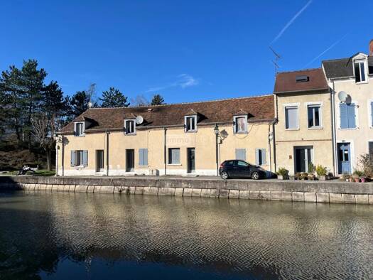 Local commercial à vendre 293 200 € 180 m² de surface de vente Montargis 45200