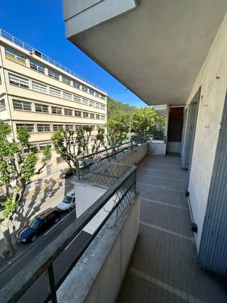 Appartement à louer 1 380 € 4 pièces 3 chambres 90 m² Étage 3/1 La Madeleine Nice 06000