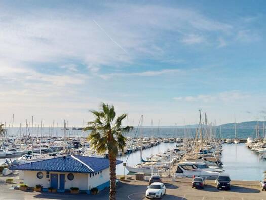 Appartement à vendre 477 000 € 3 pièces 2 chambres 73,3 m² Étage 1/2 Plateau Notre Dame Sud-Bord de mer-Beaurivage Saint-Raphaël 83700