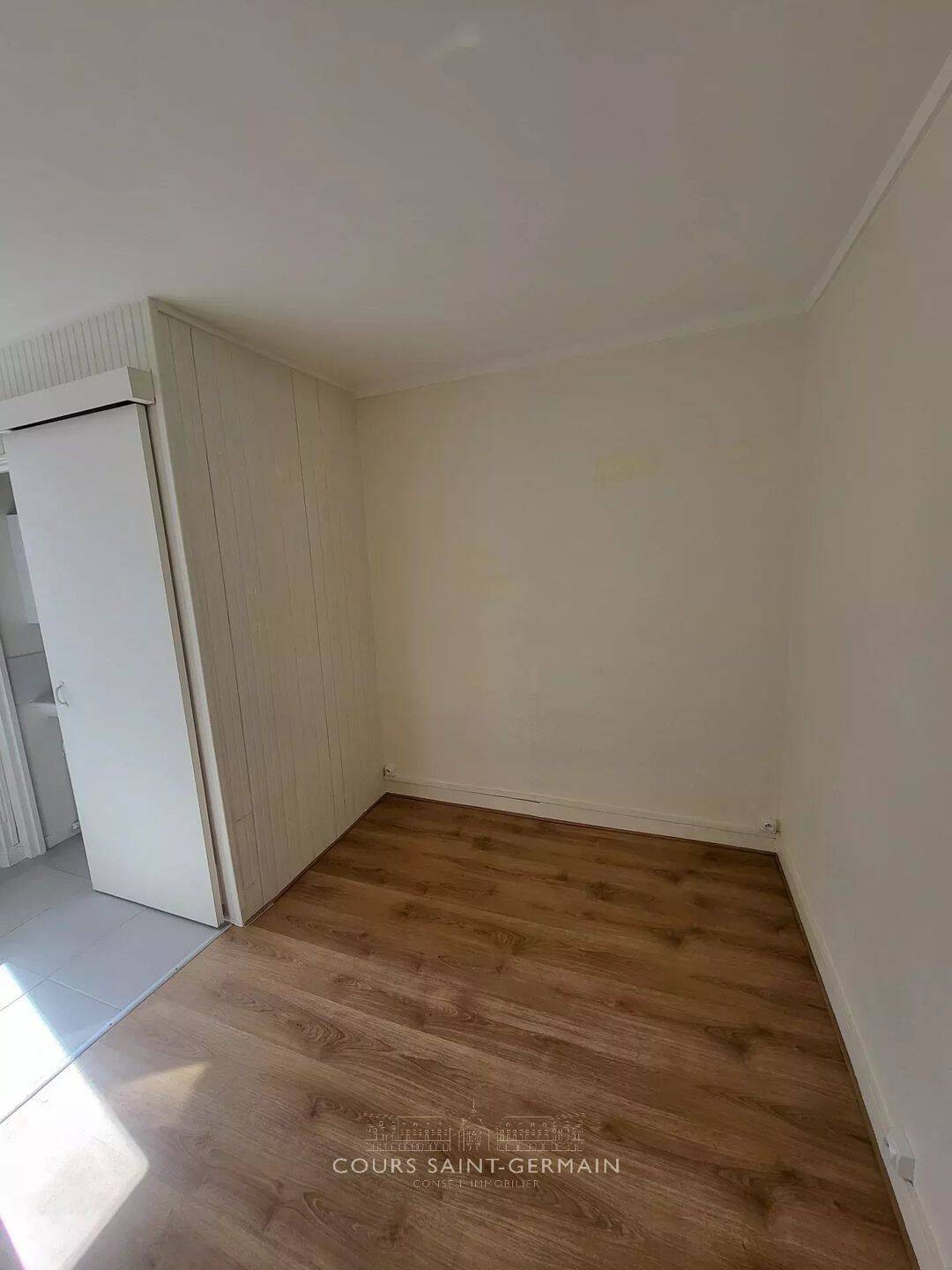 Appartement 1 pièce 11 m² · à Paris 19ème Arrondissement · 10,7 m² · 530 €