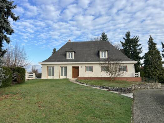 Maison à vendre 299 500 € 6 pièces 4 chambres 137 m² 2 370 m² de terrain Jargeau 45150