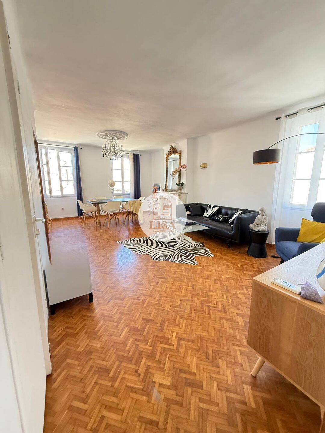 Appartement 3 pièces 75 m² · à Marseille 6ème Arrondissement · 74,9 m² · 290 000 €