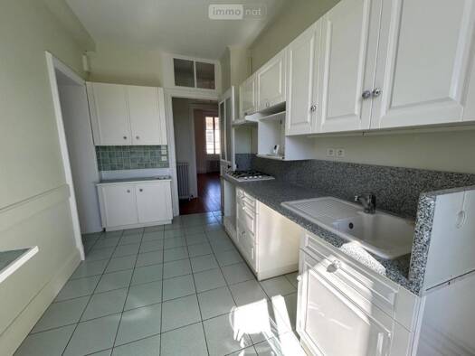 Appartement à louer 830 € 4 pièces 3 chambres 91 m² 1er étage Bourg-en-Bresse 01000