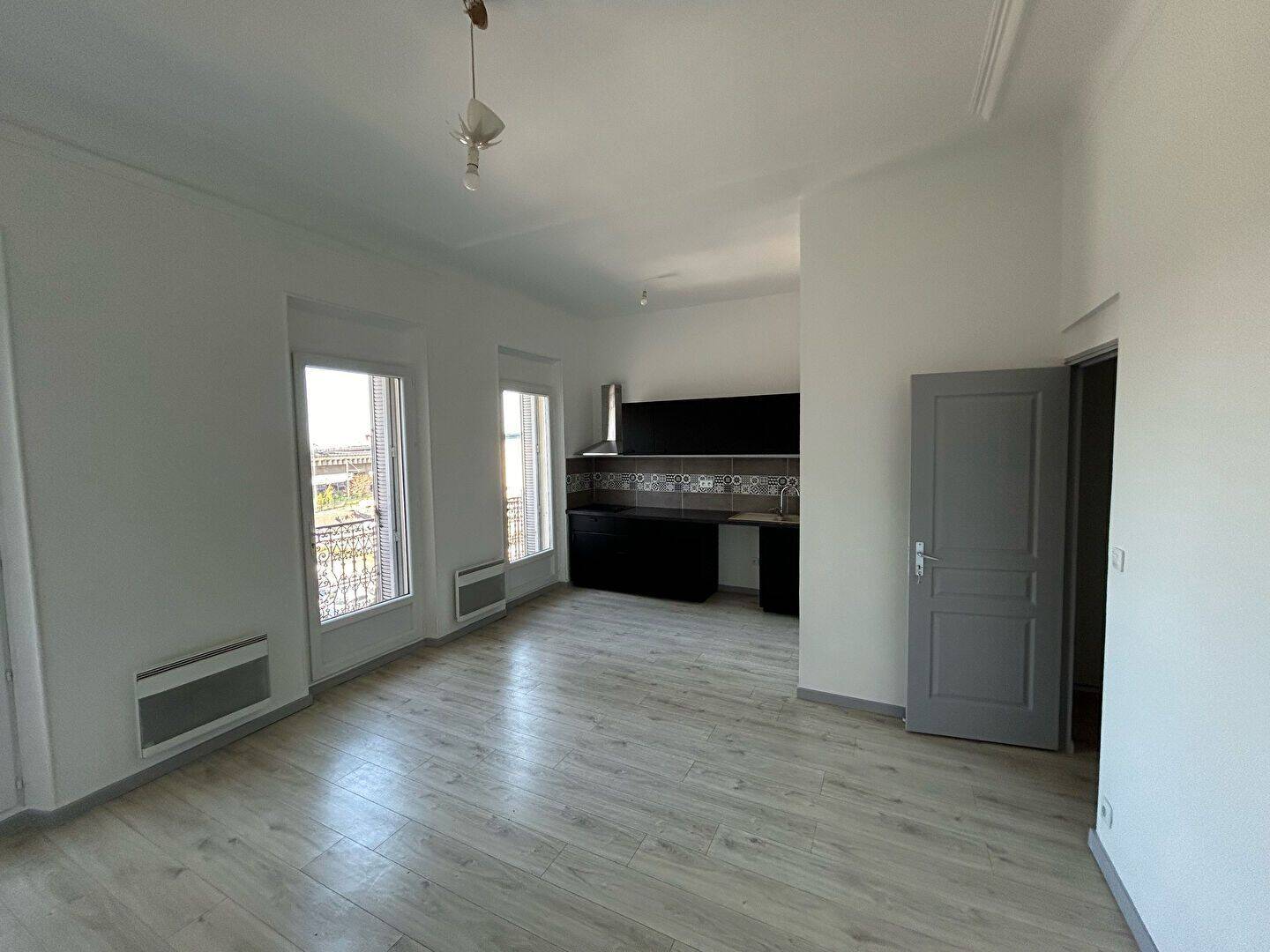 Appartement 3 pièces 54 m² · à Marseille 2ème Arrondissement · 53,6 m² · 843 €/mois