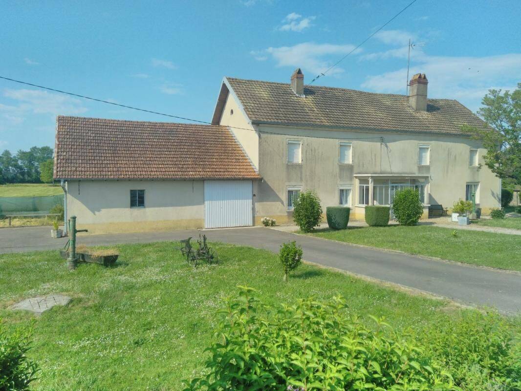 Maison 7 pièces 141 m² · à Gray · 141 m² · 235 000 €