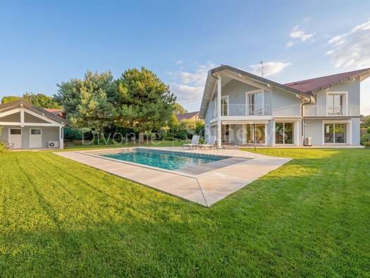 Maison à vendre 1 460 000 € 6 pièces 4 chambres 264 m² 1 255 m² de terrain Moëns Prévessin-Moëns 01280