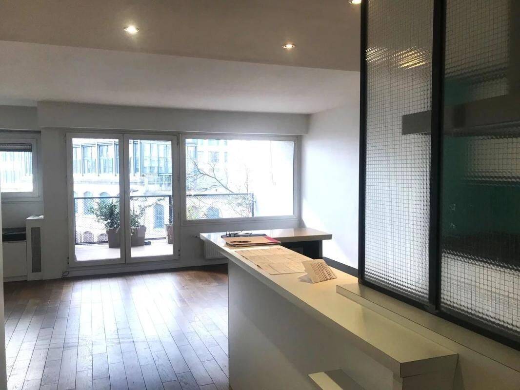Appartement 3 pièces 80 m² · à Paris 16ème Arrondissement · 80 m² · 2 500 €