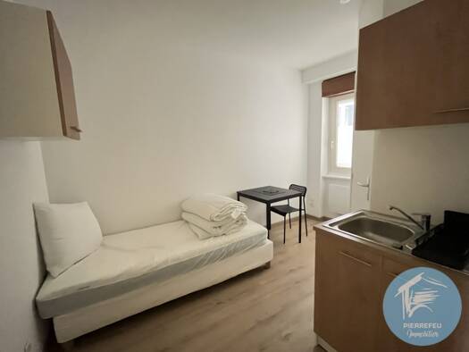 Studio à louer 365 € 1 pièce 11,8 m² Étage 1/3 Sud Tarare 69170